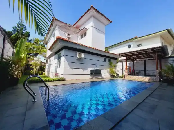 Villa Vanesa Kota Bunga - Villa di Puncak