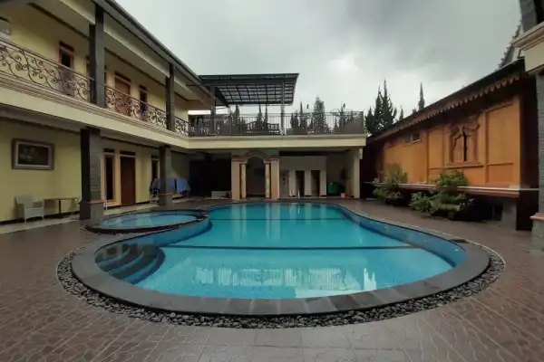 Villa Arisela 10 Kamar Cipanas - Villa di Puncak