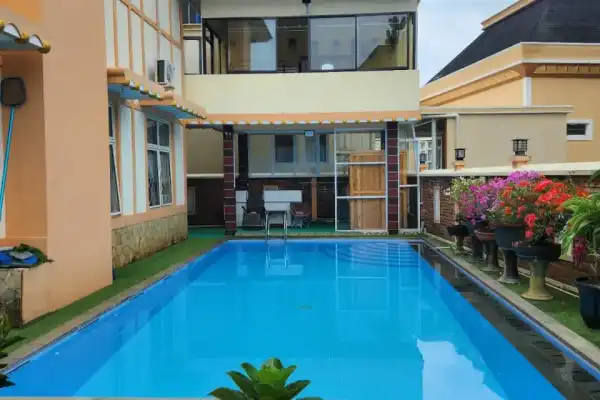 Villa Tropis Kota Bunga - Villa di Puncak