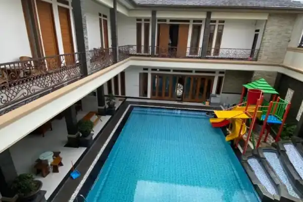 Villa Revika Kota Bunga - Villa di Puncak