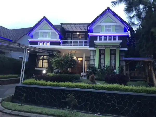 Villa Eton Fa-1 Kota Bunga - Villa di Puncak