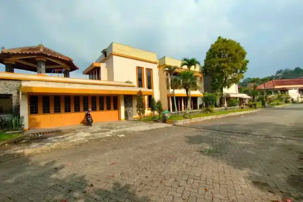 Villa Lot B Bukit Danau - Villa di Puncak