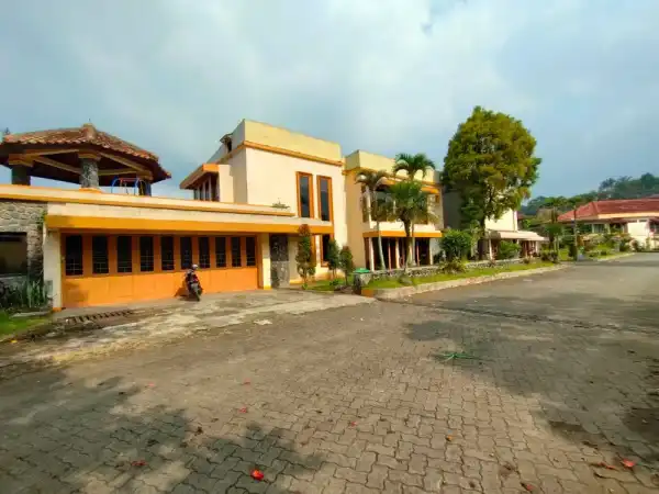 Villa Lot B Bukit Danau - Villa di Puncak