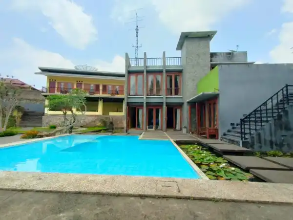 Villa Brajamusti Bukit Danau - Villa di Puncak