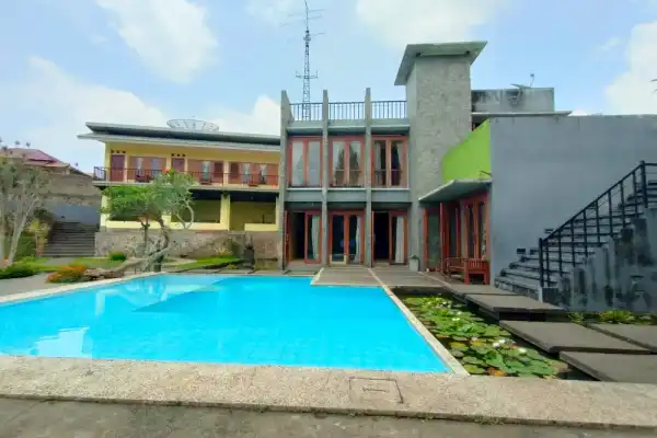 Villa Brajamusti Bukit Danau - Villa di Puncak